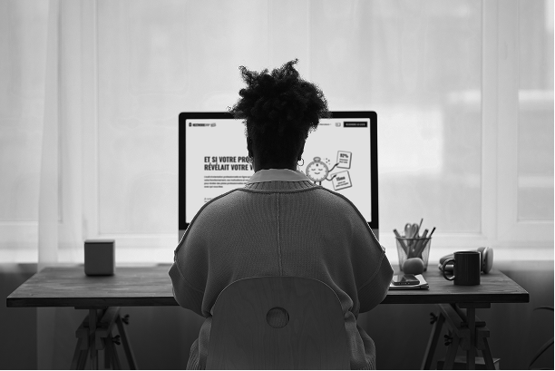 Person in front of a computer